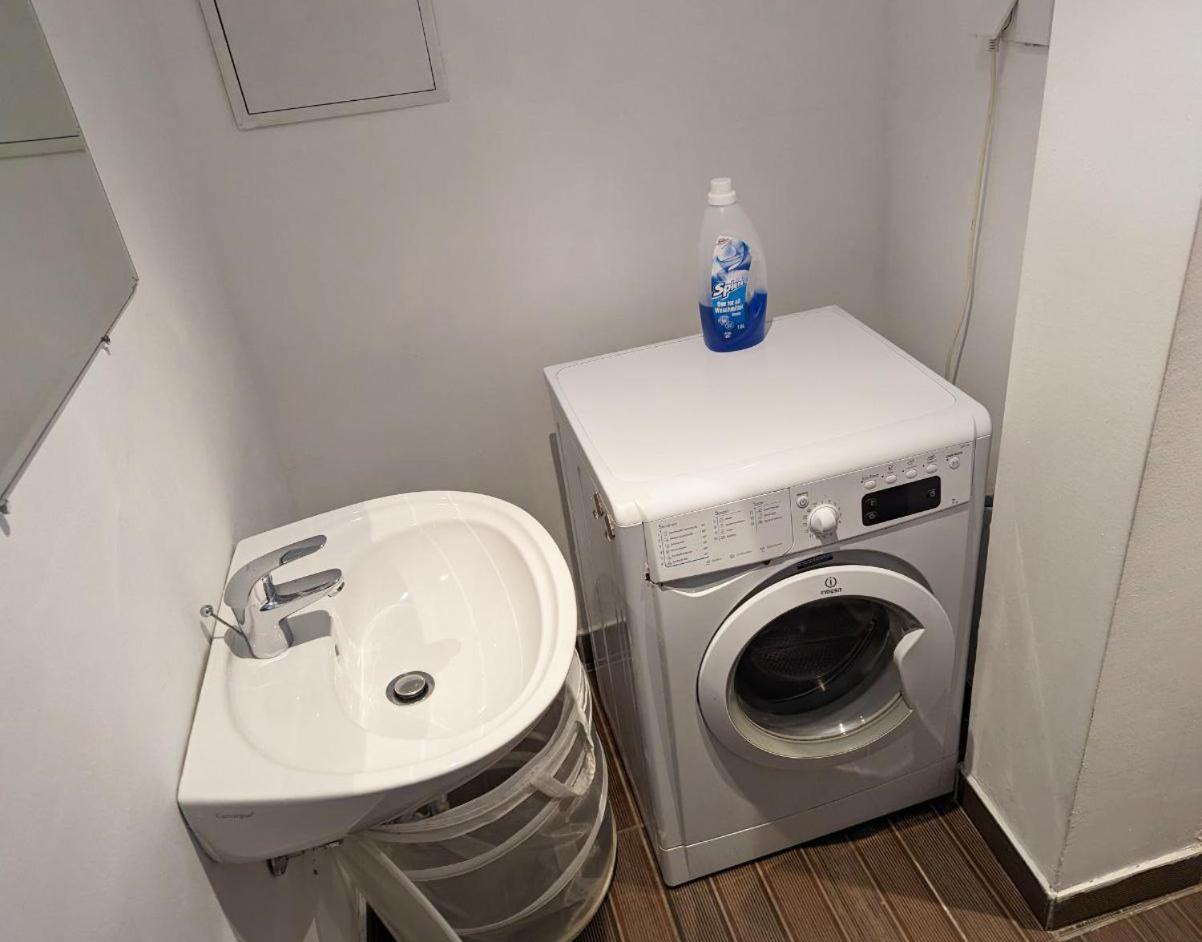 Close To Schoenbrunn Apartments - Contactless 24H Check-In Viena Exterior foto